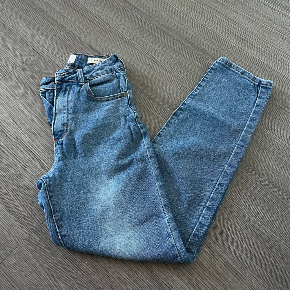 Cotton on mom jeans, high waisted. Size 2 US